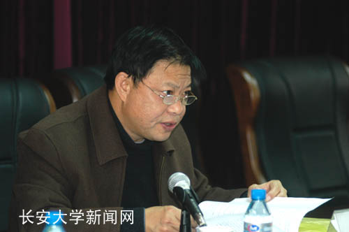 院长景存仁作工作报告